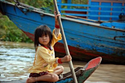 cambodian_girl_near_ton_lesap.jpeg.size.xxlarge.letterbox